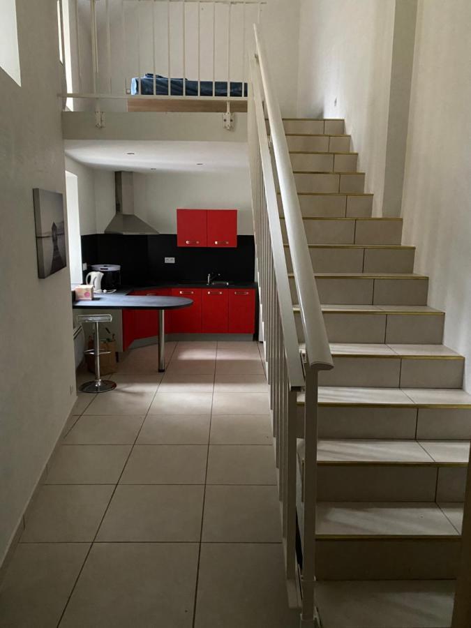 Appartement Calme Centre Ville Historique อุสเซล ภายนอก รูปภาพ